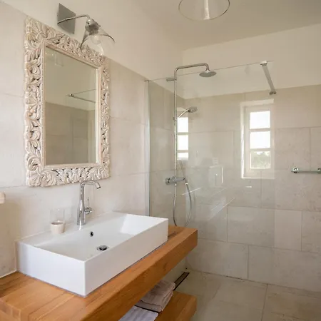 Moonlight 1 Near Porec For 9 Person - Pet Friendly With Large Garden, Playground & 50 M2 Pool * Višnjan