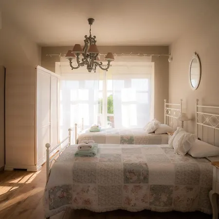 别墅 Moonlight 1 Near Porec For 9 Person - Pet Friendly With Large Garden, Playground & 50 M2 Pool *
