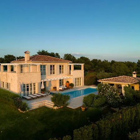 Moonlight 1 Near Porec For 9 Person - Pet Friendly With Large Garden, Playground & 50 M2 Pool *