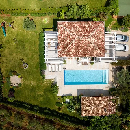 Moonlight 1 Near Porec For 9 Person - Pet Friendly With Large Garden, Playground & 50 M2 Pool Villa